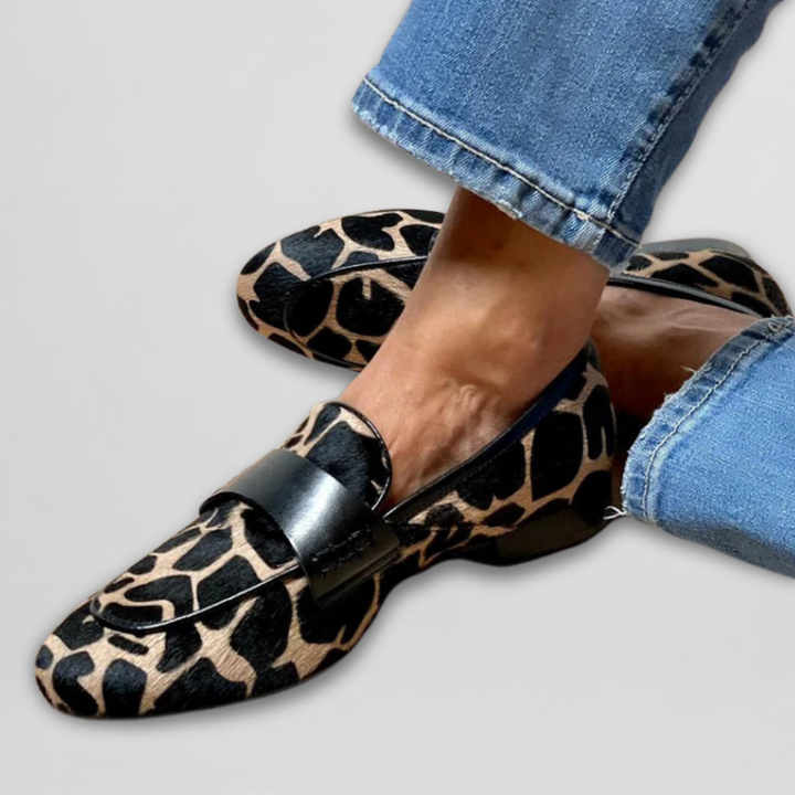 Iconic Curve | Bold Loafers